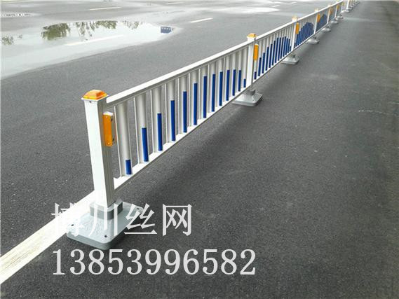 咸宁市市政道路护栏球场围栏 - 方案